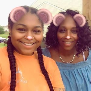 Meet your Posher, Leslie